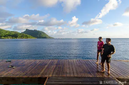Ponton du port de Fare Ponton du port de Fare à Huahine