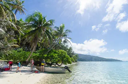 Le motu Araara à Huahine Pique-nique sur le motu Araara à Huahine