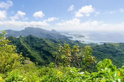 Vue depuis le mont Puhaerei Vue depuis le mont Puhaerei à Huahine