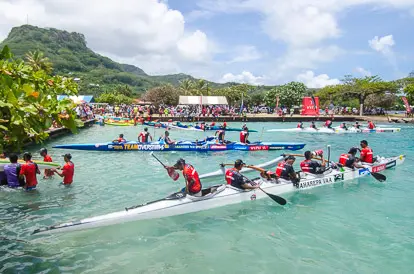 Arrivée à Raiatea de la Hawaiki Nui Va'a 2017