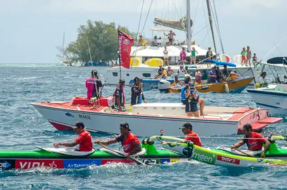 Arrivée de la première étape de la Hawaiki Nui Va'a 2017