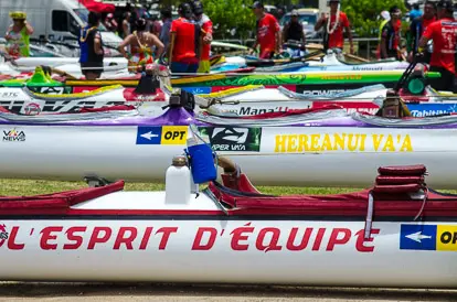 Va'a rangés de la Hawaiki Nui Va'a