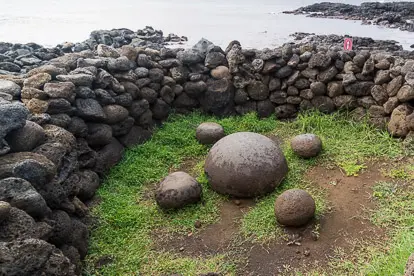 île de Pâques : Te Pito Kura le nombril du monde
