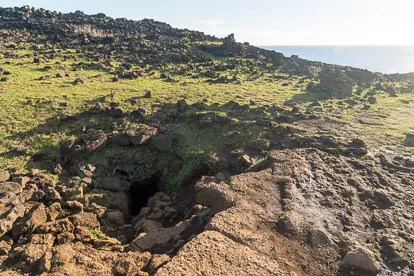 île de Pâques : entrée d'Ana Kakenga