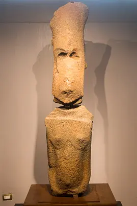 île de Pâques : le moai féminin